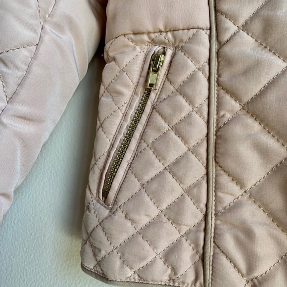 3/$45 ⭐️ H&M Quilted Kids Jacket SIZE US 4-5Y - Picture 3 of 10